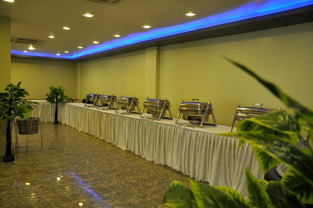 Hotel Vibhav Harsh Varanasi Ngoại thất bức ảnh