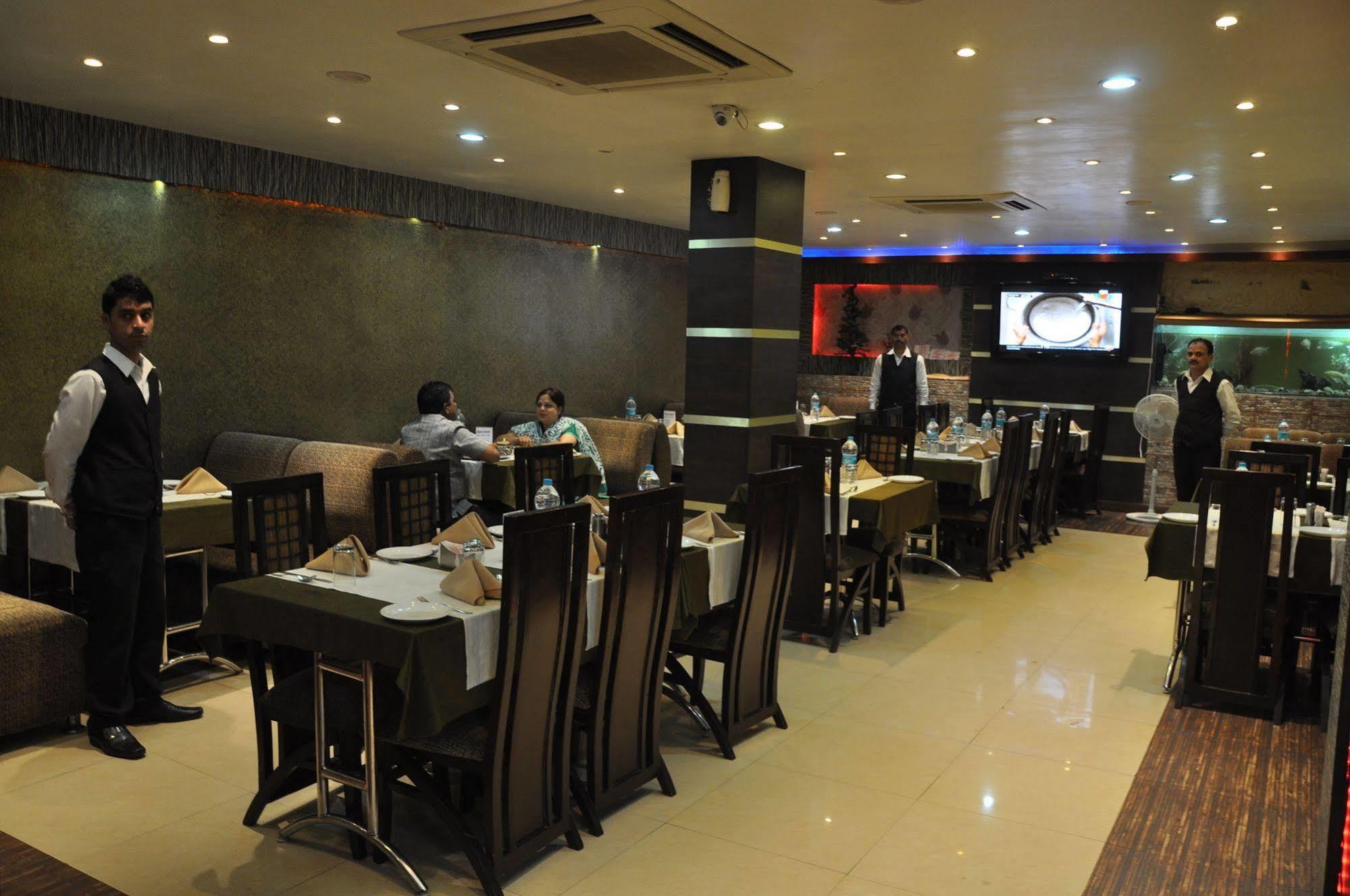 Hotel Vibhav Harsh Varanasi Ngoại thất bức ảnh