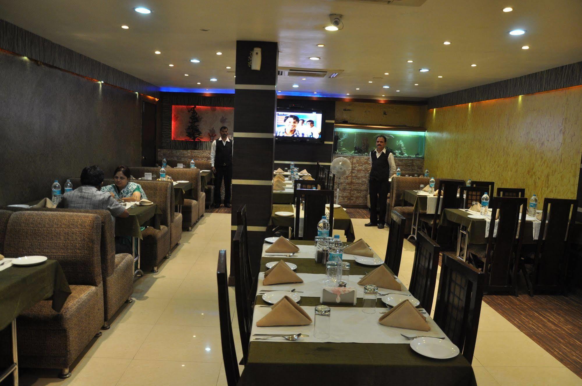 Hotel Vibhav Harsh Varanasi Ngoại thất bức ảnh