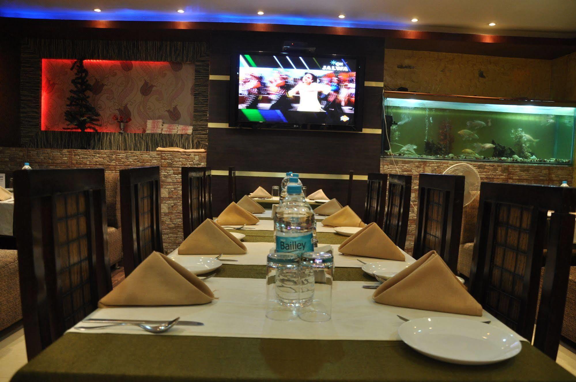 Hotel Vibhav Harsh Varanasi Ngoại thất bức ảnh